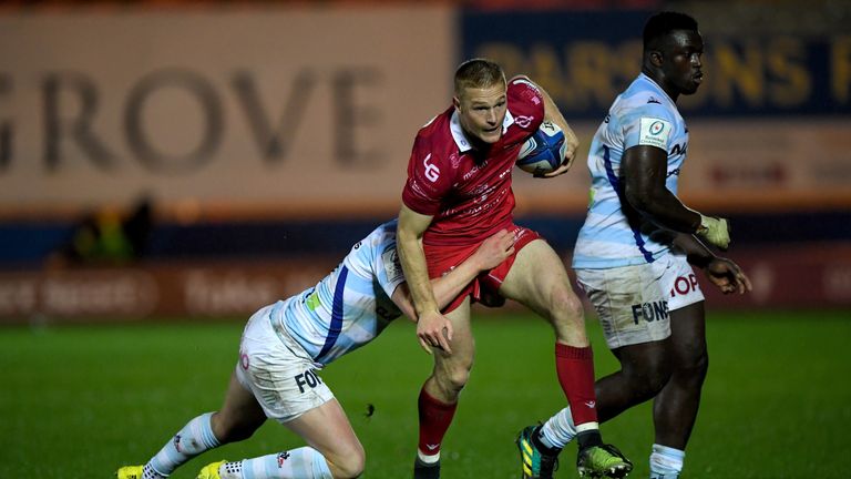 Johnny McNicholl has committed his future to Scarlets 