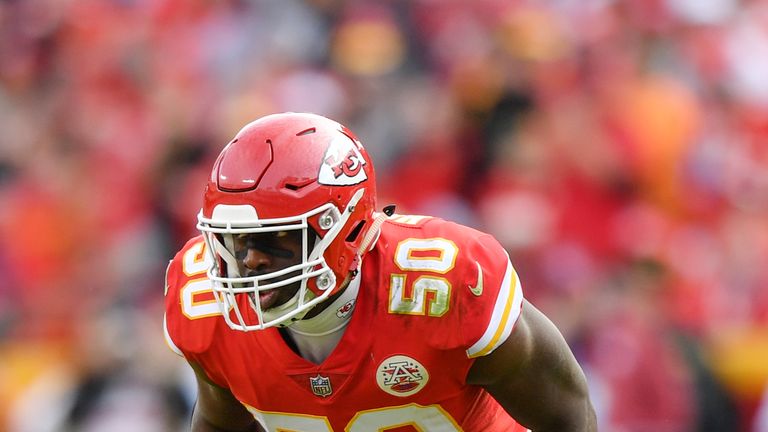 KANSAS CITY, MO - NOVEMBER 26: Outside linebacker Justin Houston #50 of the Kansas City Chiefs lines up against the Buffalo Bills during the second half of the game at Arrowhead Stadium on November 26, 2017 in Kansas City, Missouri. ( Photo by Peter Aiken/Getty Images )