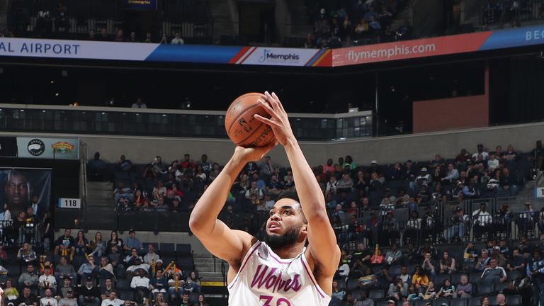 Karl-Anthony Towns #32 of the Minnesota Timberwolves shoots the ball against the Memphis Grizzlies on March 23, 2019 at FedExForum in Memphis, Tennessee