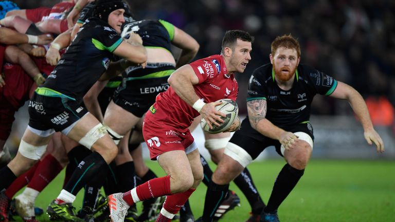 Ospreys and Scarlets in action in the PRO 14