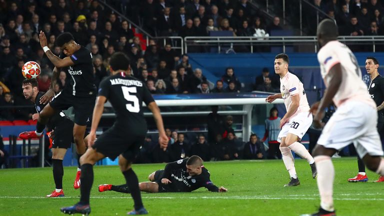 Presnel Kimpembe was penalized for this handball during the victory of Man Utd at PSG last month