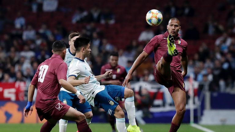 Rejse Engager Manifest Salomon Rondon hits out after Venezuela kit supplier accused of disguising  shirts | Football News | Sky Sports