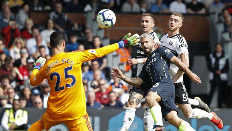 Sergio Aguero makes it 2-0