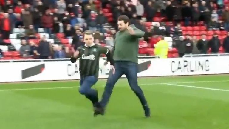 Plymouth fan tripped by Sunderland 