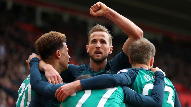 Harry Kane of Tottenham Hotspur celebrates with teammates after scoring his team&#39;s first goal during the Premier League match between Southampton FC and Tottenham Hotspur at St Mary&#39;s Stadium on March 09, 2019 in Southampton, United Kingdom.