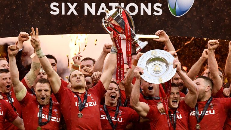 Wales captain Alun Wyn Jones and team mates celebrate with the Championship trophy 