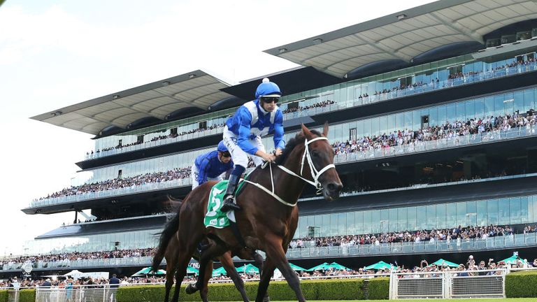 Winx beats Happy Clapper in the Chipping Norton Stakes