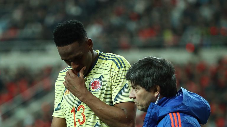 Everton will assess the extent of Yerry Mina’s hamstring injury 