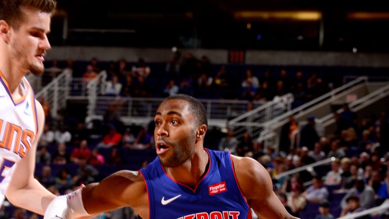 Wayne Ellington in action for the Pistons against the Suns