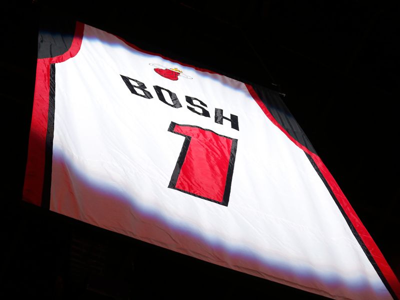 D'Angelo: Chris Bosh jersey retirement recalls Big Three, championships and  video bombs