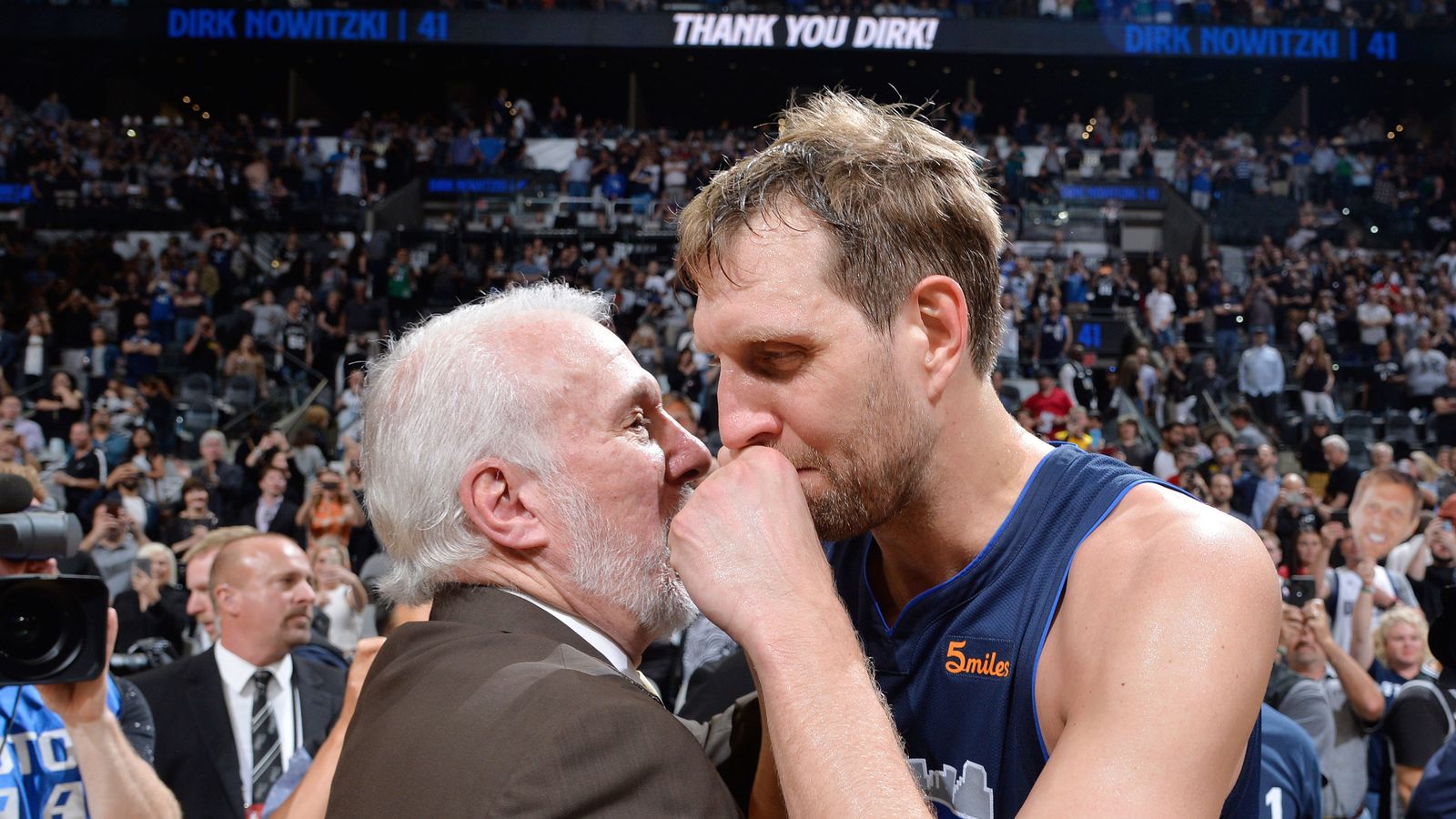 Gregg Popovich applauds Dirk Nowitzki's last career basket in San Antonio Spurs win ...