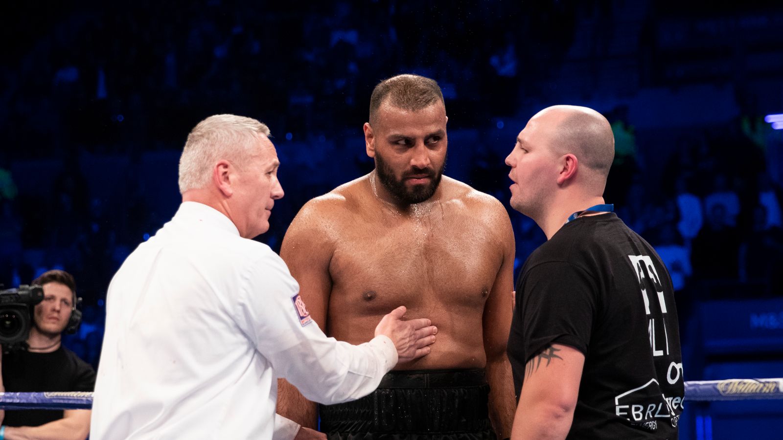 Kash Ali branded an animal after BITING David Price FOUR TIMES in  heavyweight fight - Mirror Online