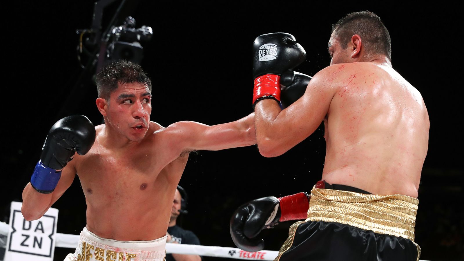 Jessie Vargas Stops Humberto Soto In Sixth Round In Los Angeles 