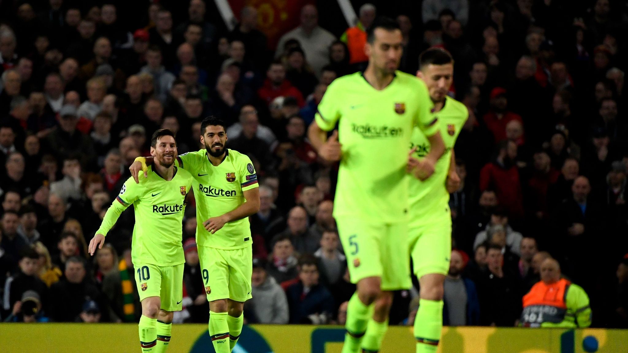 Champions League: Messi punches out Manchester United