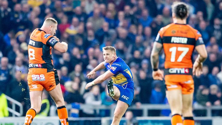 Picture by Allan McKenzie/SWpix.com - 28/03/2019 - Rugby League - Betfred Super League - Leeds Rhinos v Castleford Tigers - Emerald Headingley Stadium, Leeds, England - Leeds' Brad Dwyer's drop goal sealed victory over Castleford in the Golden Point period.