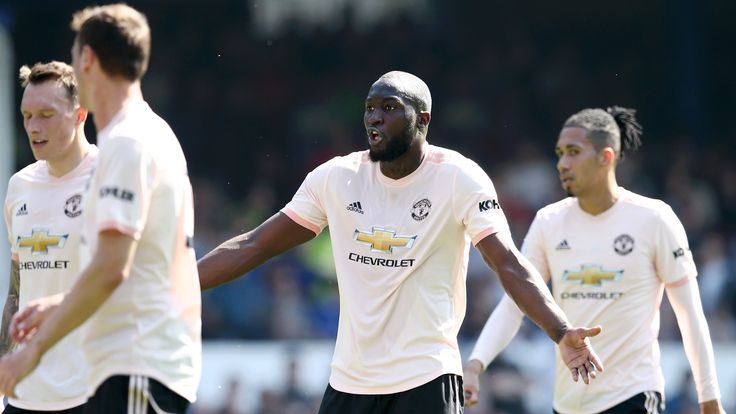 Romelu Lukaku during Manchester United's defeat to Everton