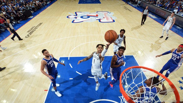 D'Angelo Russell rises to the rim to score against Philadelphia