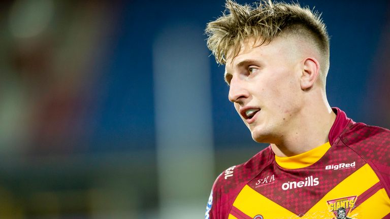 Alex Mellor got a consolation try for Huddersfield against Wakefield