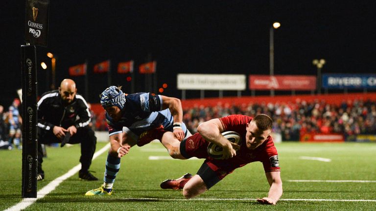 5 April 2019; Andrew Conway of Munster scores his side's fifth try despite the efforts of Matthew Morgan of Cardiff Blues during the Guinness PRO14 Round 19 match between Munster and Cardiff Blues at Irish Independent Park in Cork. Photo by Diarmuid Greene/Sportsfile