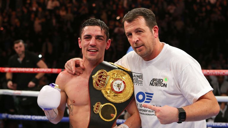 MANCHESTER, ENGLAND - NOVEMBER 21: Anthony Crolla and Darleys Perez during their WBA World Lightweight Championship bout at the Manchester Arena on November 21, 2015 in Manchester, England. (Photo by Dave Thompson/Getty Images) *** Local Caption *** Anthony Crolla;Darleys Perez