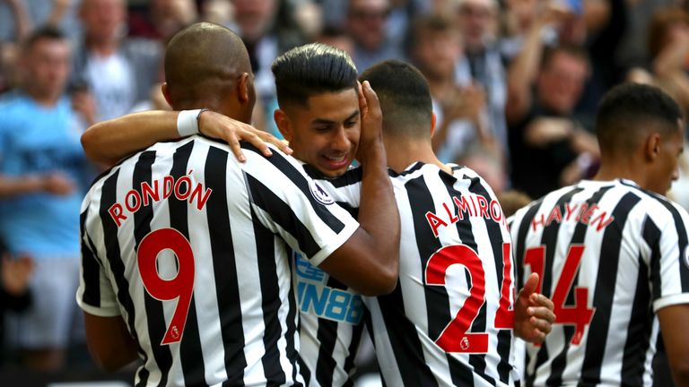 Ayoze Perez celebrates after putting Newcastle 1-0 up