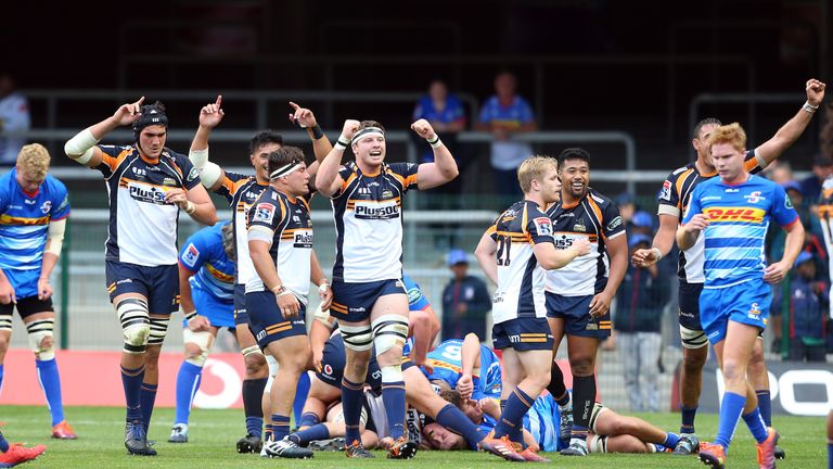 Brumbies celebrates their win in Cape Town