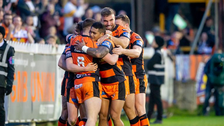 Highlights as Castleford ended Wakefield's winning run in the Betfred Super League at the Mend-A-Hose Jungle.