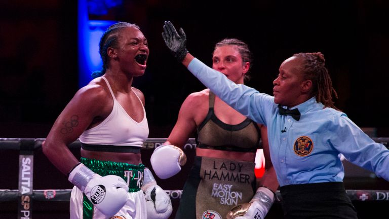 The American sealed a wide victory on the scorecards