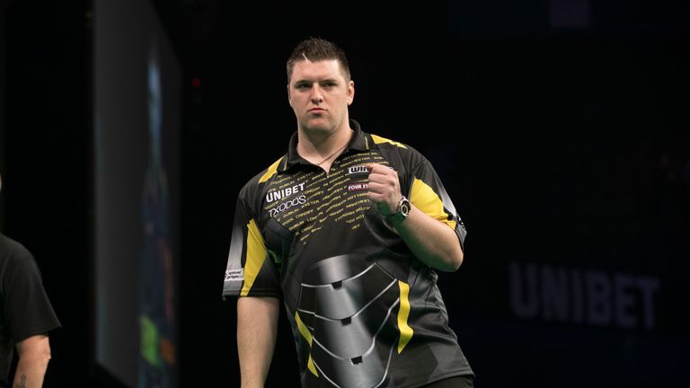 UNIBET PREMIER LEAGUE DARTS 2019 ARENA BIRMINGHAM,.BIRMINGHAM.PIC LAWRENCE LUSTIG.PETER WRIGHT V DARYL GURNEY.DARYL GURNEY IN ACTION.