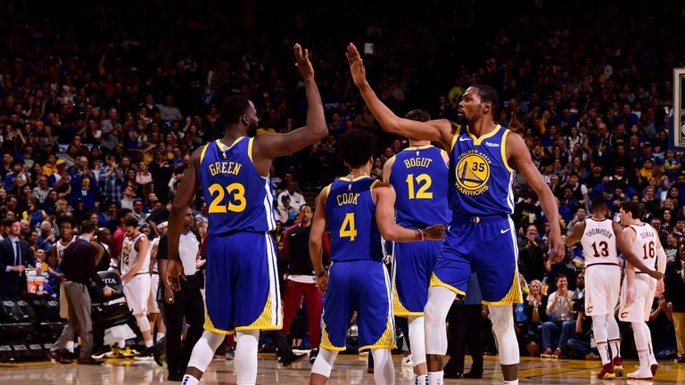 Golden State Warriors Beat Cleveland Cavaliers To Move Within A Win Of Western Conference Top Seed Nba News Sky Sports