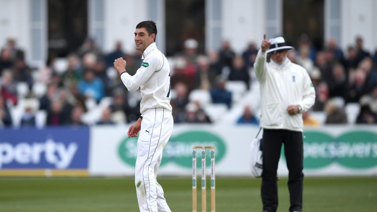 Duanne Olivier, Yorkshire, County Championship vs Nottinghamshire at Trent Bridge