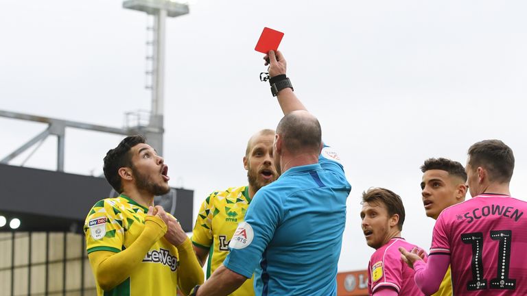 NORWICH, ENGLAND - APRIL 06: Emi Buendia of Norwich City is shown a red card by referee Scott Duncan and is sent off during the Sky bet Championship match between Norwich City and Queens Park Rangers at Carrow Road on April 06, 2019 in Norwich, England. (Photo by Ross Kinnaird/Getty Images)