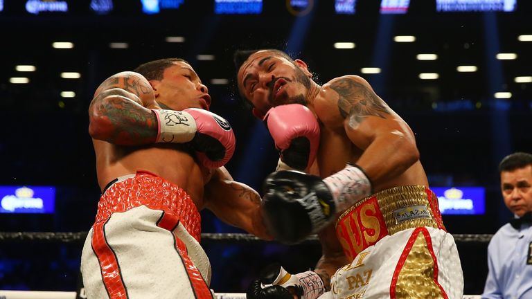 Davis (L) is the WBA 'super' super-featherweight champion