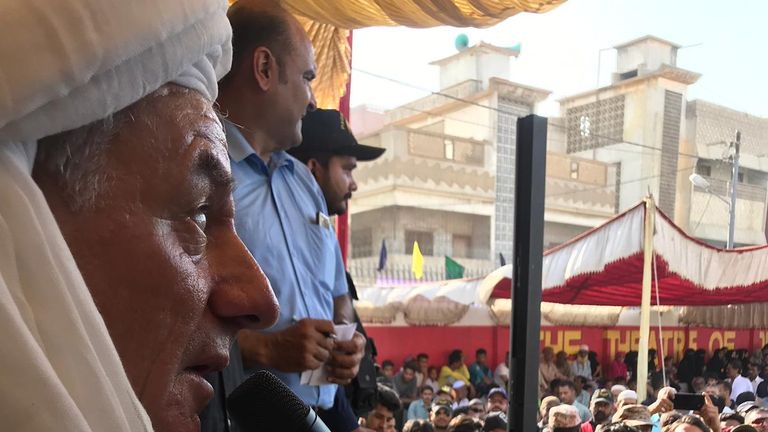 Ian Rush addresses the crowd in Lyari, Pakistan