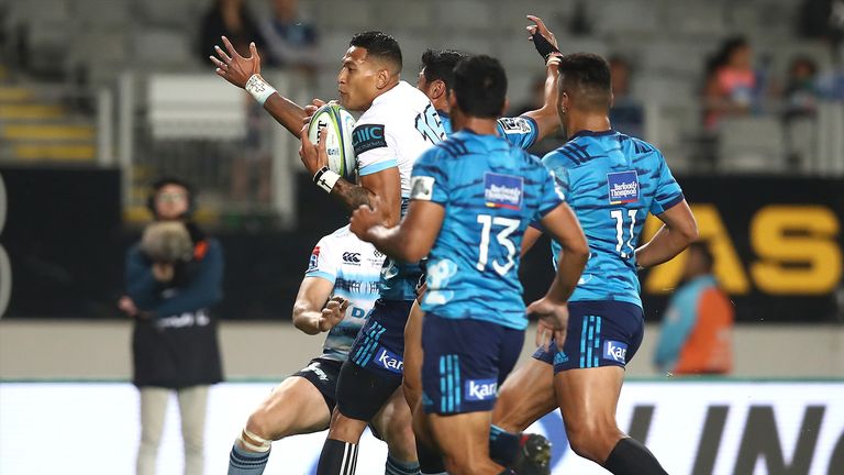 Israel Folau scores his record 60th Super Rugby try.