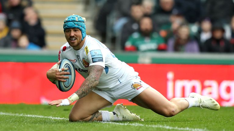 Jack Nowell scoring a try for Exeter Chiefs against Leicester Tigers at Welford Road