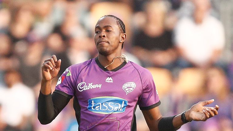 Jofra Archer playing for Hobart Hurricanes in Big Bash League