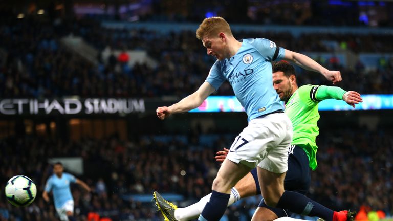 Kevin De Bruyne scores the opener for Manchester City