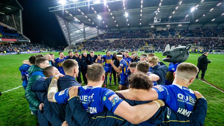 Picture by Allan McKenzie/SWpix.com - 28/03/2019 - Rugby League - Betfred Super League - Leeds Rhinos v Castleford Tigers - Emerald Headingley Stadium, Leeds, England - Leeds huddle up after their Golden Point victory over Castleford.