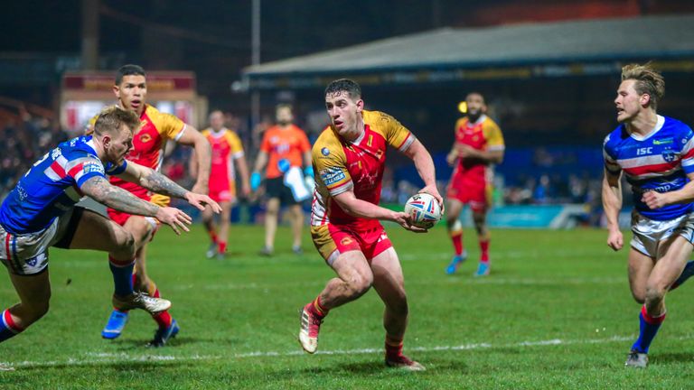 Matt Whitley's two tries helped Catalans Dragons stay in sixth place