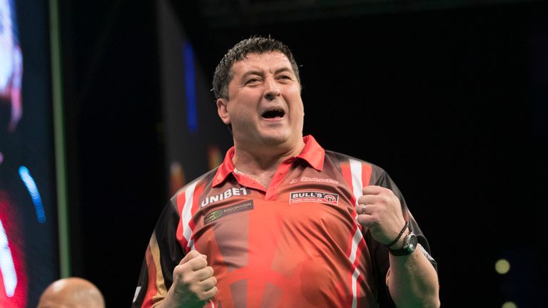 UNIBET PREMIER LEAGUE DARTS 2019 ARENA BIRMINGHAM,.BIRMINGHAM.PIC LAWRENCE LUSTIG.MENSUR SULJOVIC V MICHAEL SMITH.MENSUR SULJOVIC IN ACTION.