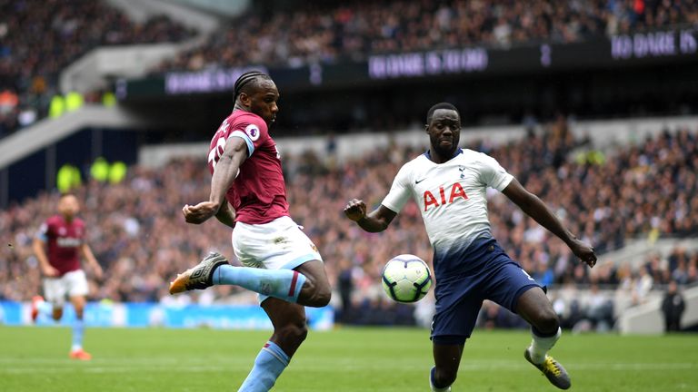 Michail Antonio gives West Ham a 1-0 lead at Tottenham Hotspur Stadium