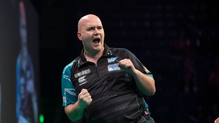 UNIBET PREMIER LEAGUE DARTS 2019.MOTORPOINT ARENA,.NOTTINGHAM.PIC LAWRENCE LUSTIG.ROB CROSS V RAYMOND VAN BARNEVELD ROB CROSS IN ACTION