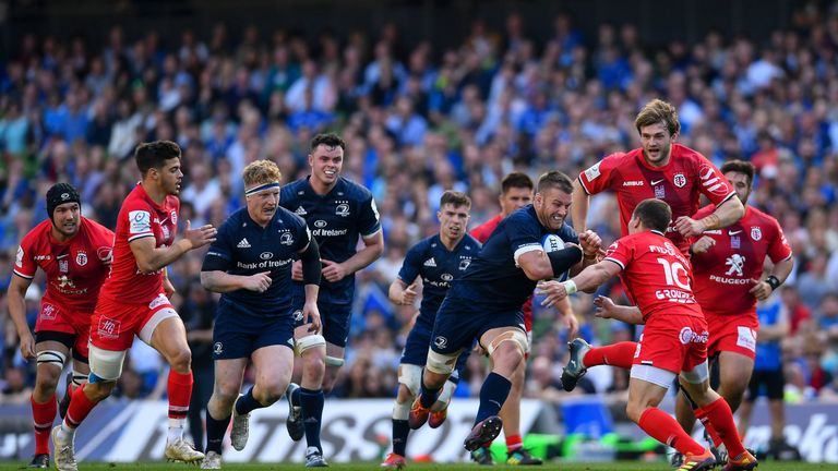  Sean O'Brien in action against Antoine Dupont