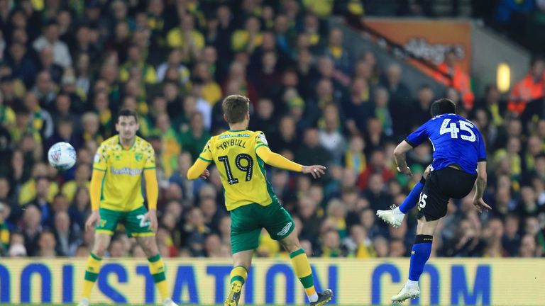 Fernando Forestieri hammers home against Norwich