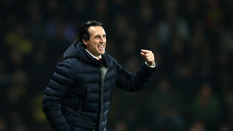 Unai Emery, Manager of Arsenal issues instructions during the Premier League match between Watford FC and Arsenal FC at Vicarage Road on April 15, 2019 in Watford, United Kingdom. (