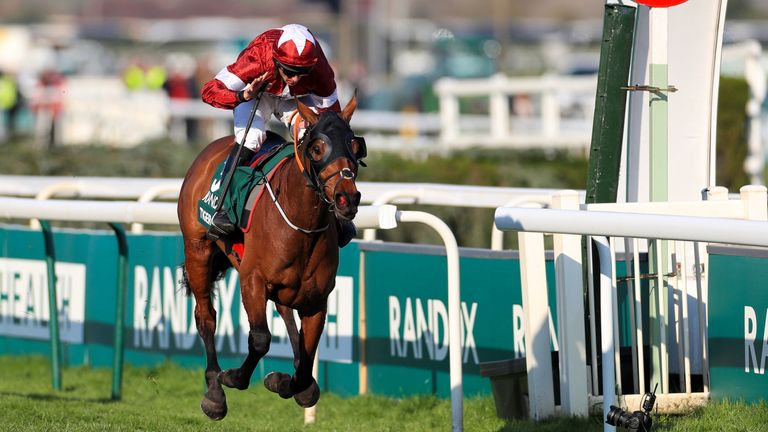 Tiger Roll and Davy Russell make Grand National histort