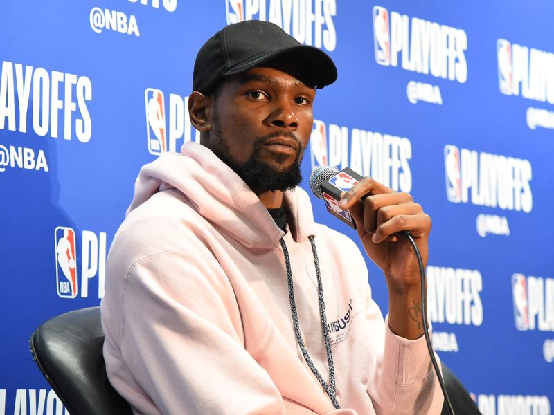 kd wearing 7 hat