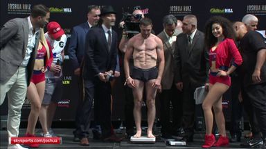 Coyle enjoys weigh-in crowd