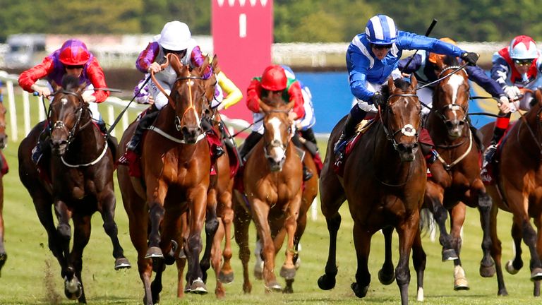 Laurens chases home Mustashry in the Lockinge